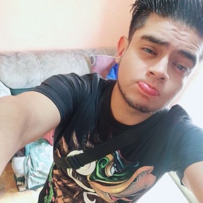 Soy un vato a toda madre!
sencillo, humilde y de buen corazón

no busco nada en especifico, pero si quieres ser mi amigo adelante!