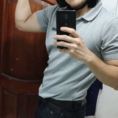 25 años, single,HETERO, iniciando en busca de nuevas experiencias 💪🏼 Luque .