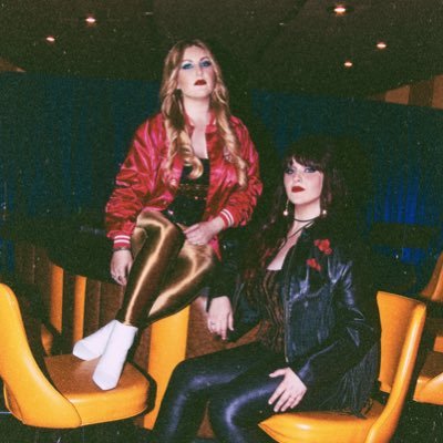 Americana Duo 🔮 Wild West Witchy Vibes IG:@crimsoncmusic ✨ Hosts of @linernotespod 🍁 Pre-Save new EP ‘WildCard’ out 2/11/22