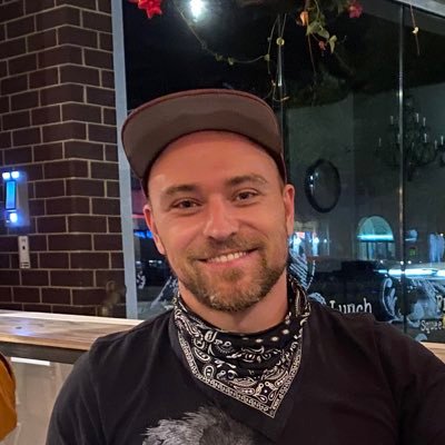 Social justice, founder and digital marketer. Blissfully infatuated with @yellominijazz, dada to Gideon and above all, child of the one true king. #AMDG #Food