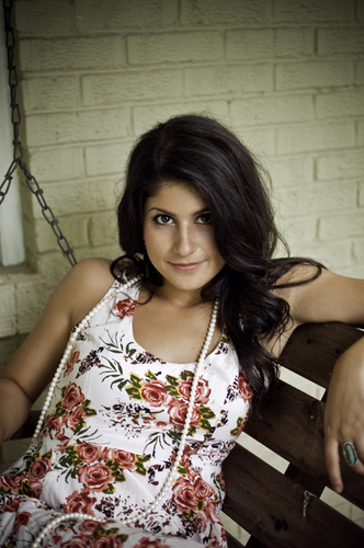 Lizarav's profile picture. Check it out... ^_^