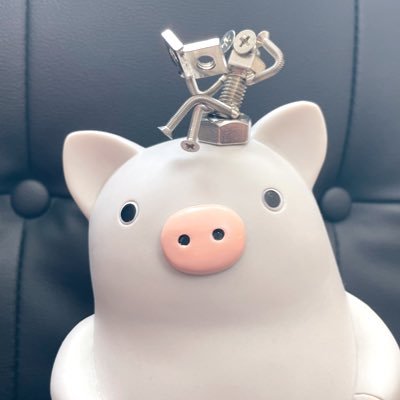 趣味は本棚に本を並べることとフィギュアを眺めることです。たまに読書記録を残したり、フィギュア写真を載せてます!最近は株に興味を持ち始めました(笑)