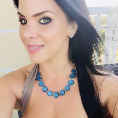 instaglam305's profile picture. Brains, Beauty & All Things Glam.