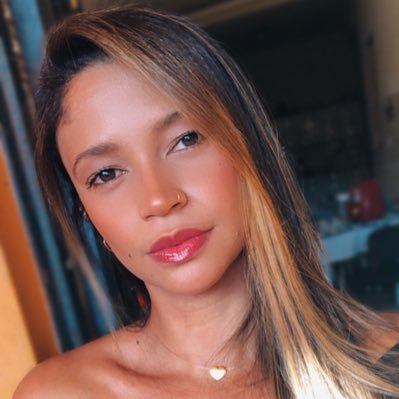 ela é uma longa história…