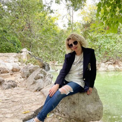 Hi_Its_Ari_'s profile picture. I’ll come up with something later