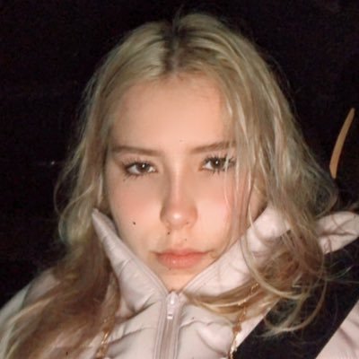 anaalizfrias's profile picture. 