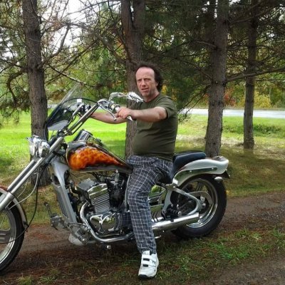 What sort of Bio am I to write here.? my genitic family tree? Lets see an almost 60 year young male. here to keep track of the political lies.professional dog