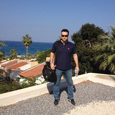 “Architect | Voxel Artist & 3D Creator | AI Beginner on the Rise”