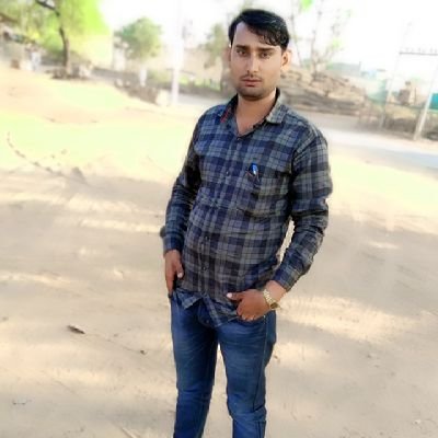 संविधानवादी, आदिवासी, अम्बेडकरवादी ।
आदिवासी किसान का बेटा, जय जोहार,
जय प्रकृति।।