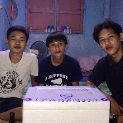 WarawutSongsri's profile picture. line​ id.friendly83
facebook​ warawut​ songsri
lnstagram warawut​ songsri