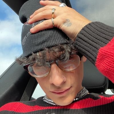 bestdaemma's profile picture. se tá solteira vamo ficar de casal