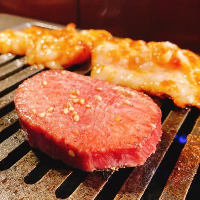 ラグビー大好き。跳ね馬くんと肉を愛し、お酒に溺れ気味ですが、真面目に祖国を想う日本男児です🇯🇵   2022年はコロナ冬眠から覚めて活動します😊