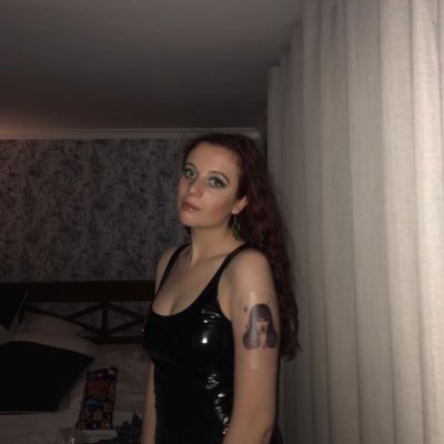 women are my favourite guy 🏴|🏳️🌈 (she/her) | 26