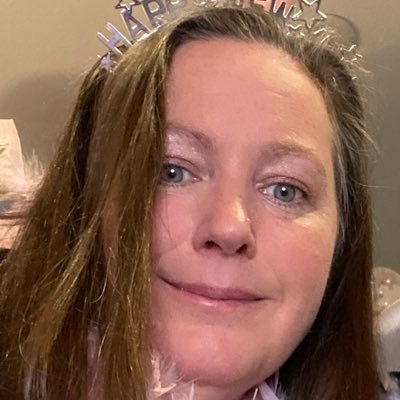 GreatLakesCarol's profile picture. Artist Will try some things and sell some things #FluidArt #TieDye Hoping to get into jewelry and repurposed furniture    https://t.co/P2fRFcsn8y