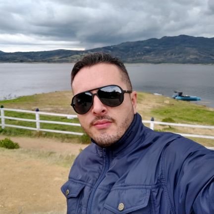 reyroman23's profile picture. Ing en Sistemas                                                             
TSU en Informática