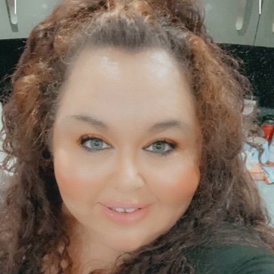 35 year old, curly haired, short arse. Ex-student nurse/workaholic/chocoholic. lover of unicorns 🦄 and shiny things. diamonds are made under pressure 💪💎