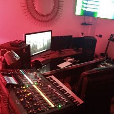 son_numerik's profile picture. 