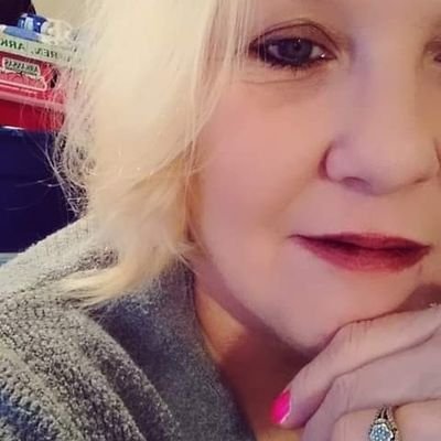 54, bisexual,single, Arkansas, Animal rights, vampire story lover ,vegetarian,lover of pop,classic movies. voted Biden! Won't argue politics!