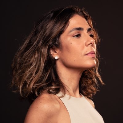 Comunicóloga • Pesquisadora • Diretora Criativa e Estratégica com base na metodologia da escuta e catalogação afetiva.