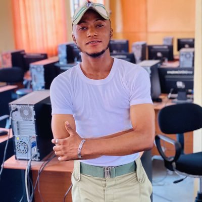 HarWehDah's profile picture. Academia || front-end developer || junior cybersecurity Analyst || Computer Hardware Technician || football Lover ||