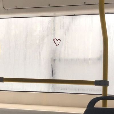 Vhiinhaa229141's profile picture. happy