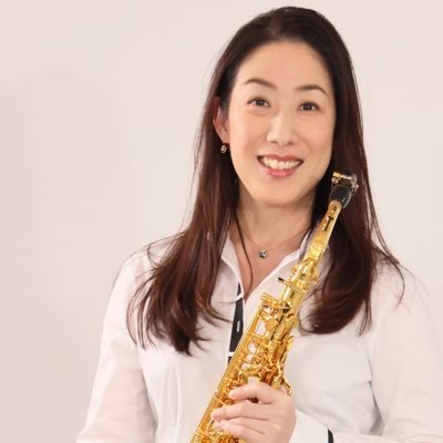 神戸出身のsaxophone奏者です。パリ国立高等音楽院サクソフォン科修了。大阪音楽大学特任准教授。演奏依頼・レッスン受講希望などは、DMで受け付けております！音大受験についての相談や現代奏法の練習法などのアドバイスもしています。