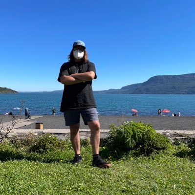 christianrusque's profile picture. Realista más que optimista, vivo mi vida a un 1/4 de milla a la vez, no existe tiempo para estar triste!