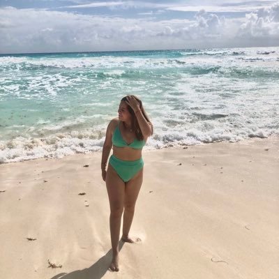 yeseniab751's profile picture. insta: Yesycv