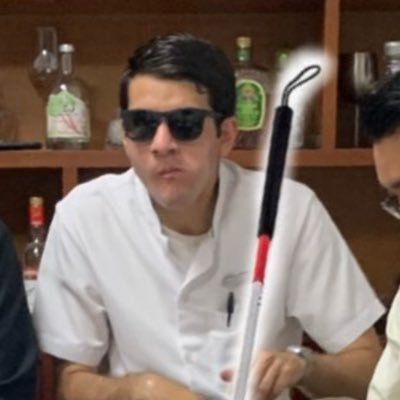 Ug0Ugo's profile picture. Miembro honorario del Club de los Corazones Solitarios del Sargento Pimienta...