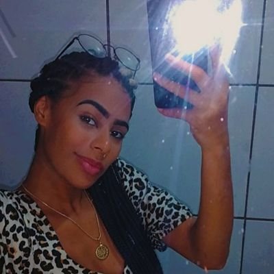 27/01 Maya💓 a vida me fez de oxum e eu fiz de oxum minha vida 💛yeyeo