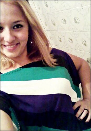 Ñ me convidem a ser igual,pq sinceramente sou diferente.Ñ sei amar pela metade.Ñ sei voar de pés no chão.Sou sempre eu mesma,mas com ctz ñ serei a mesma sempre.