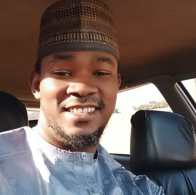 Economist and political analyst. AREWA DNA