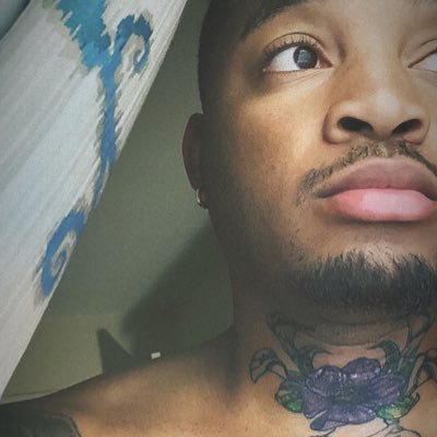 DarinLe03161513's profile picture. Your Favorite Virgo Poet ♍️ Spiritual Garden 🪴 Poetic Nomad 📝 Hoetic By Nature 🌬🖤