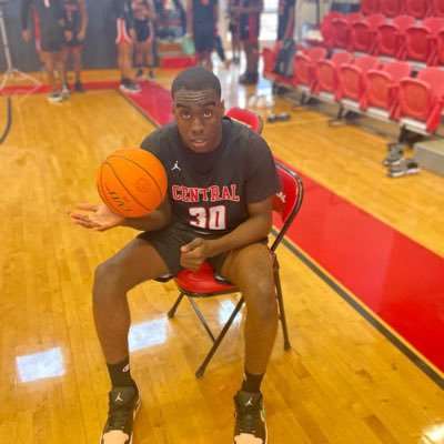 Keldrick Lee @CHSREDDEVILS 6'2 Weight (195)🤝C/O 2022🎓 Basketball #30🏀. Email: Keldrick2004@gmail.com Film: https://t.co/78p78X0aOO