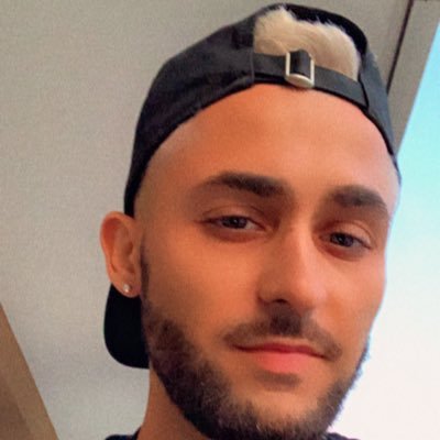 alexand71672293's profile picture. 