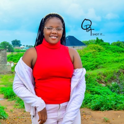 JesuloluwaO's profile picture. You're meeting one of the most amazing women in this generation🤭😊🤭. I'm royal. I'm a queen 👑. I'm loved❣️❣️. You won't regret meeting me. 😁😍🥰