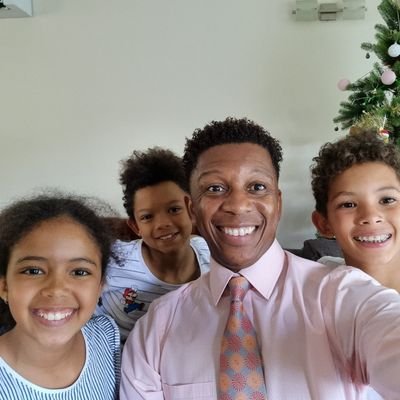 hugo_muianga's profile picture. #scholar-practioner & #researcher, interested in all things #highered: turning #evidence into #practice for #socialinnovation, #policy & #impact. My views🧐.