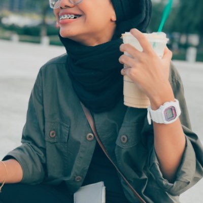 ainamahadii's profile picture. 