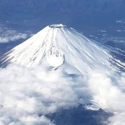 KMoto132's profile picture. 結構前向きに生きている🤗、この先人生は、後、死ぬまで長生きし⁉️🙄元気で働けれる様に、頑張って80歳、90歳の方と比べたら、自分なんか、鼻垂れ小僧だと思って頑張れるかな？あまり時間は有りませんが、まだ興味の有る物事やSNSがいっぱいあるので、健康でいるため、朝起きがけは、ジャンプと間接を動かすことから、始めてます。