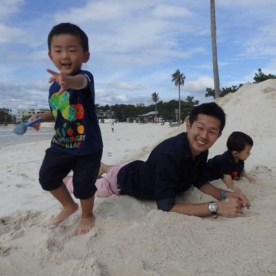 kybtks's profile picture. 2022年10月からプレイヤーからチームマネジャーとして新たな船出となった中で、日々波に揉まれ右往左往しながら得た気付きを『貯金箱』に貯める感覚で呟いています。男の子３人の子育てと仕事の両立に苦心中。教養とは？

| 労務管理士 | ISO内部監査員 | QC検定準1級 | 経営戦略2級(ﾋﾞｼﾞｷｬﾘ) |、他研鑽中