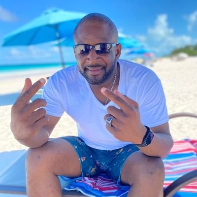 robertcbarry3's profile picture. I am a dad of one son. I'm a digital marketing coach, business owner, I enjoy traveling, networking, reading and teaching others. I am from the Bahamas.