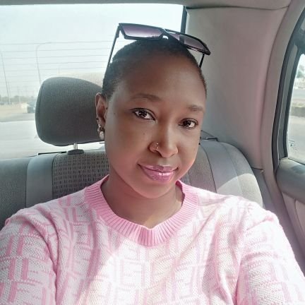 beautypreneur, revolutionary, interested in humanity and Politics , loves life!