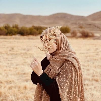 مادر دوبخش است: «ما» و «در»... و قصه یتیمی «ما» از کنار «در» شروع شد.