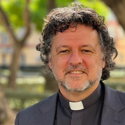 Sacerdote y delegado comunicación @diocesismalaga, párroco #Malaga, director Palabras para la vida @CanalSurRadio, articulista @DiarioSur, autor #APielDeCalle