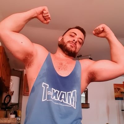 Petrolero titulado, nómade a la fuerza, perfeccionista, sensitivo y sensato. Amo a mi familia y mis perros.
https://t.co/1RKY0pHjRy