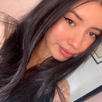 lilvalar's profile picture. 