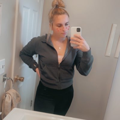 izzyfarrell0006's profile picture. 