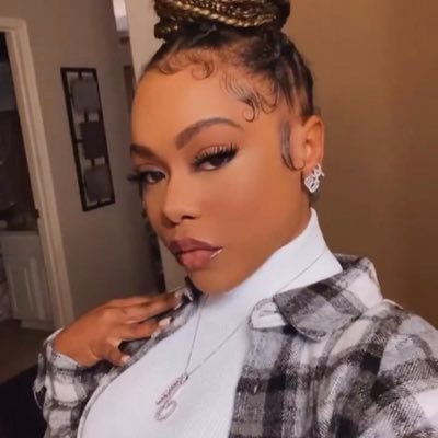 I am a woman that can’t water gardens that don’t water mine. energy✨ -A.L.