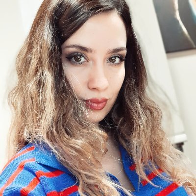 SadeceSimge_'s profile picture. 