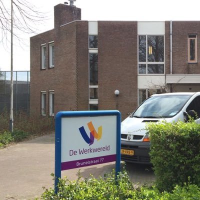 11 organisaties in één pand in de wijk Assen-Oost, allen werkzaam in het sociale domein.